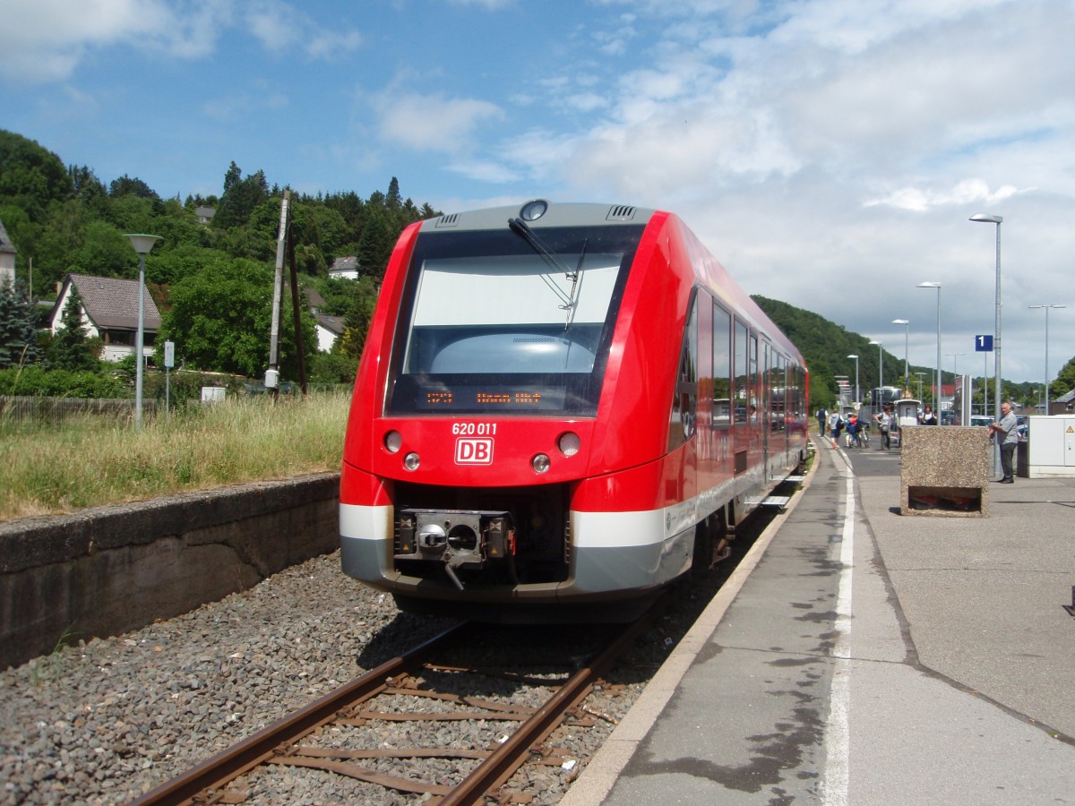 620 011 als S 23 nach Bonn Hbf in Bad Mnstereifel. 13.06.2015
