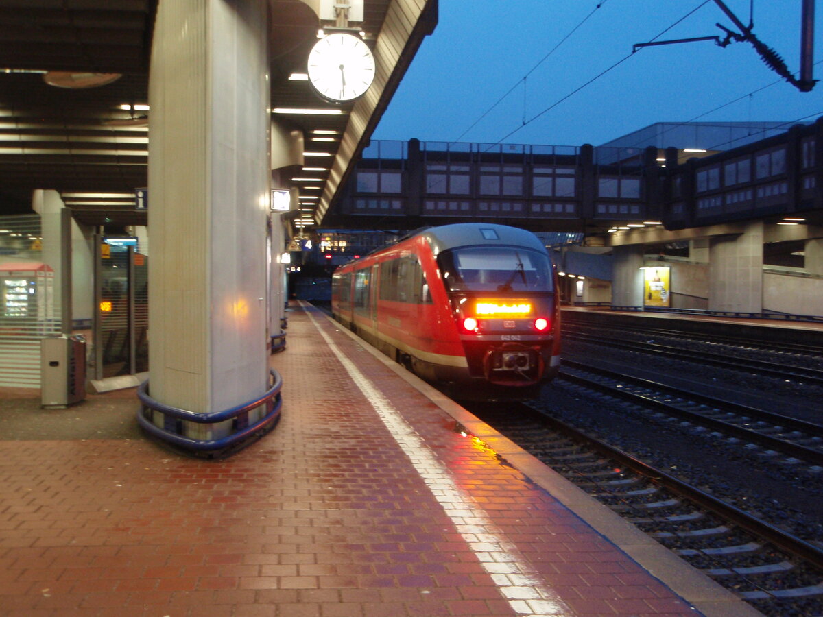 642 042 als RB 4 nach Korbach Hbf in Kassel-Wilhelmshöhe. 03.02.2024
