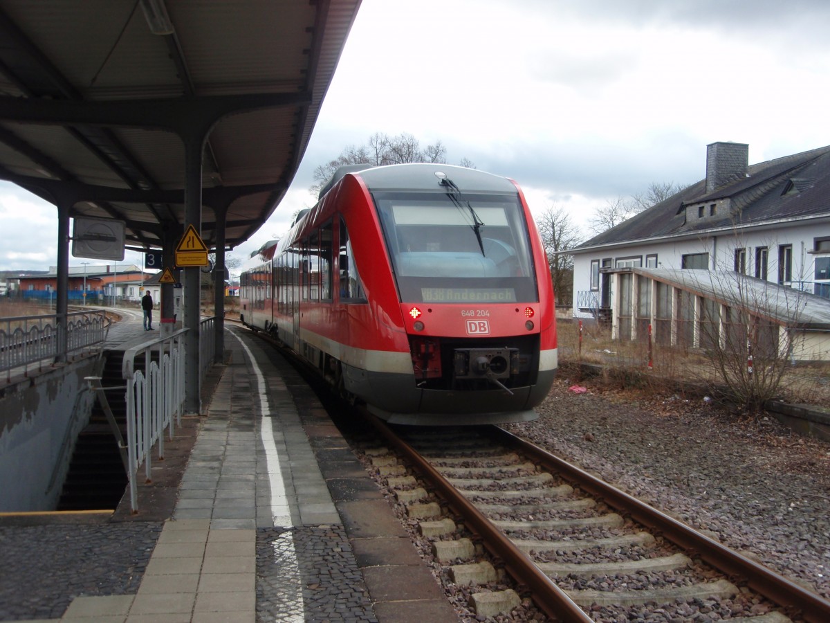 648 204 als RB 38 Kaisersesch - Andernach in Mayen Ost. 10.01.2015