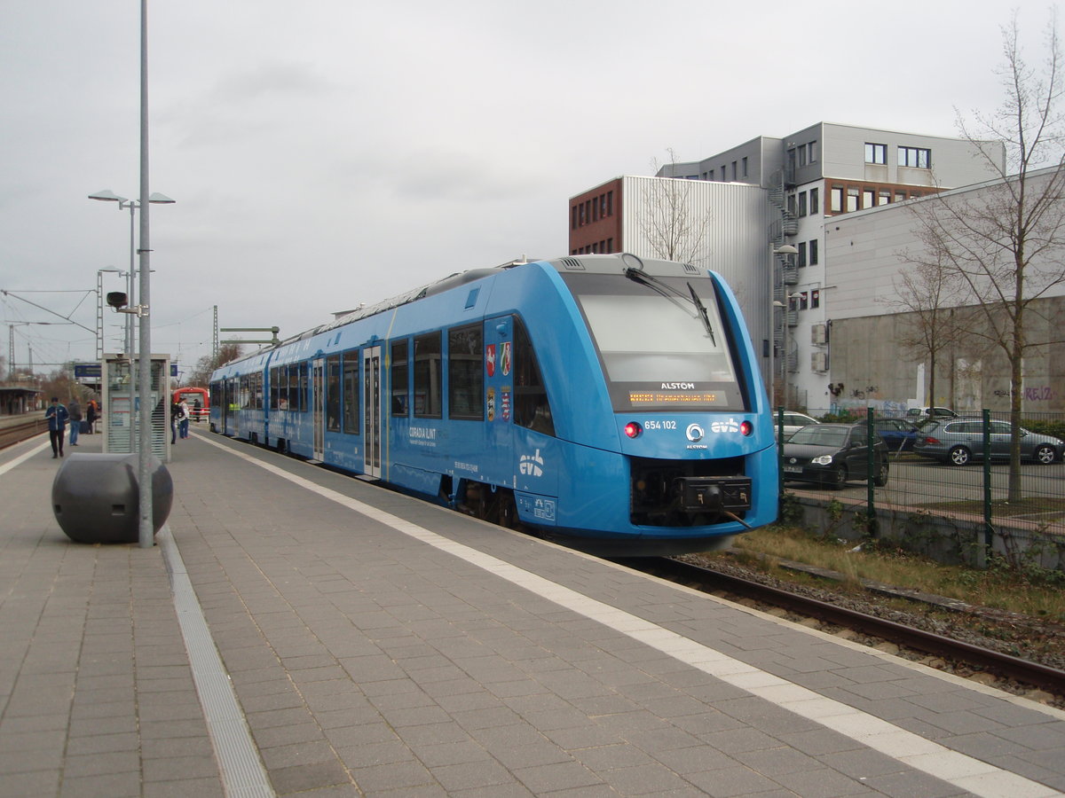 654 102 der Eisenbahnen und Verkehrsbetriebe Elbe-Weser als RB 33 nach Bremervrde in Buxtehude. 23.03.2019