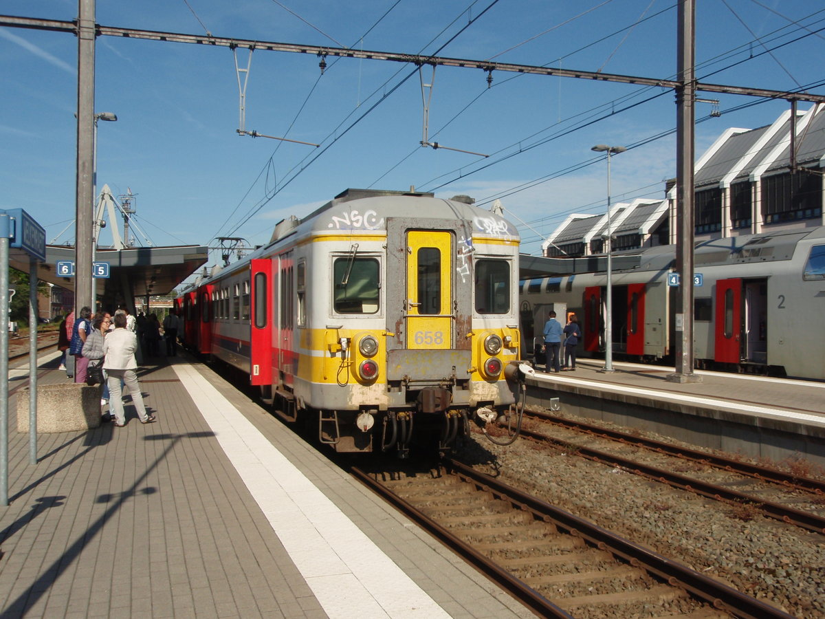 658 als RE 29 Aachen Hbf - Spa-Gronstre in Welkenraedt. 31.05.2019
