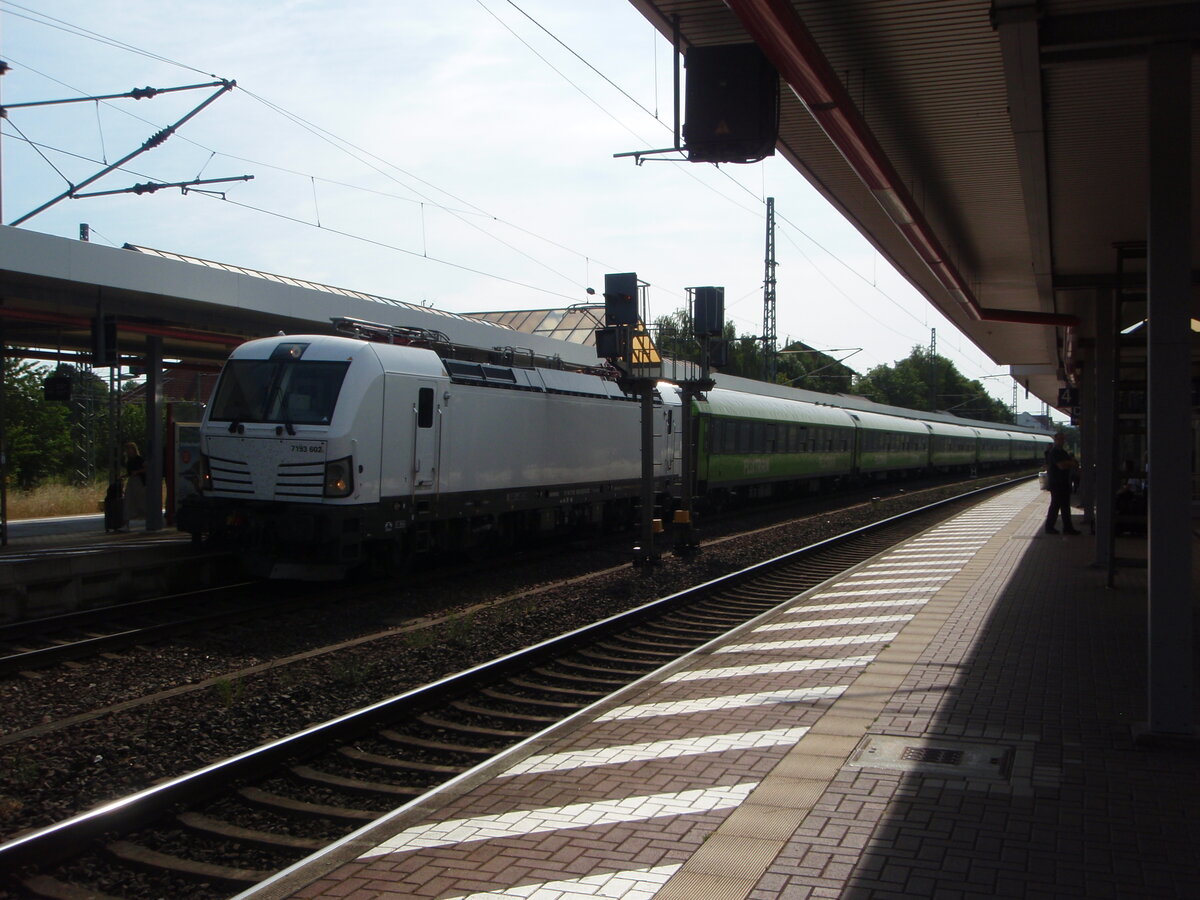 7 193 602 als FLX Berlin Hbf - Stuttgart Hbf in Eisenach. 14.07.2025