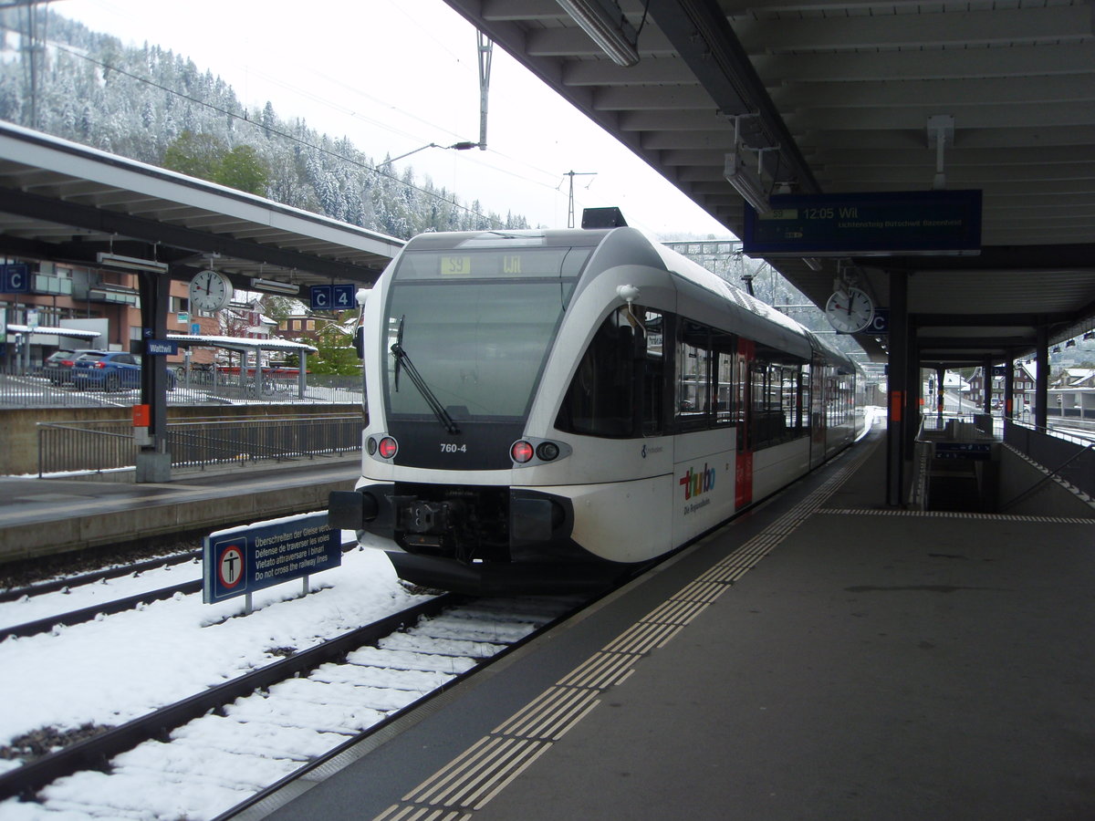 760-4 der Thurbo als S 9 nach Wil in Wattwil. 05.05.2019