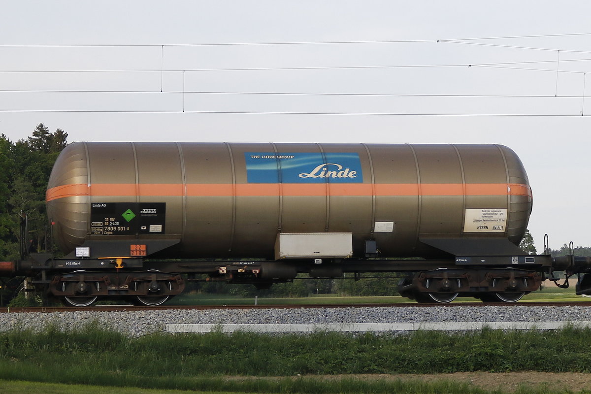 7809 001 (Zagns) der  Linder AG  am 8. Mai 2018 bei Weisham.