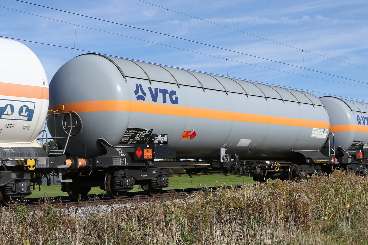 7824 421 (Zags) von  VTG  am 20. Oktober 2021 bei bersee am Chiemsee.