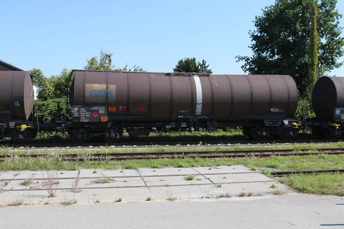 7832 100 (Zacns) von  GATX  am 25. August 2025 bei Pirach. 7832 100 (Zacns) von  GATX  am 25. August 2025 bei Pirach.