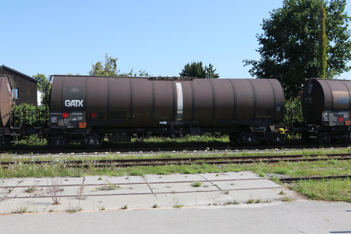 7832 122 (Zacns) von  GATX  am 25. August 2025 bei Pirach. 7832 122 (Zacns) von  GATX  am 25. August 2025 bei Pirach.