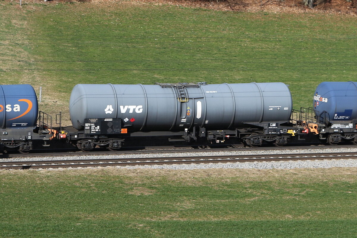 7840 080 (Zacns) von  VTG  am 18. Februar 2024 bei Axdorf.