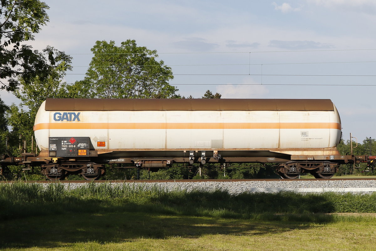 7923 005 (Zagkks) von  GATX am 9. Mai 2018 bei Weisham.