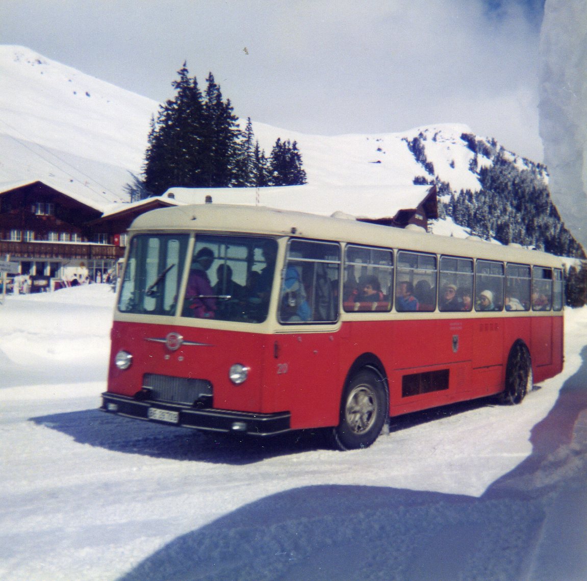 (9-11) - Aus dem Archiv: AFA Adelboden - Nr. 20/BE 26'709 - FBW/Tscher (ex P 25'501) im Mrz 1988 in Adelboden, Geils