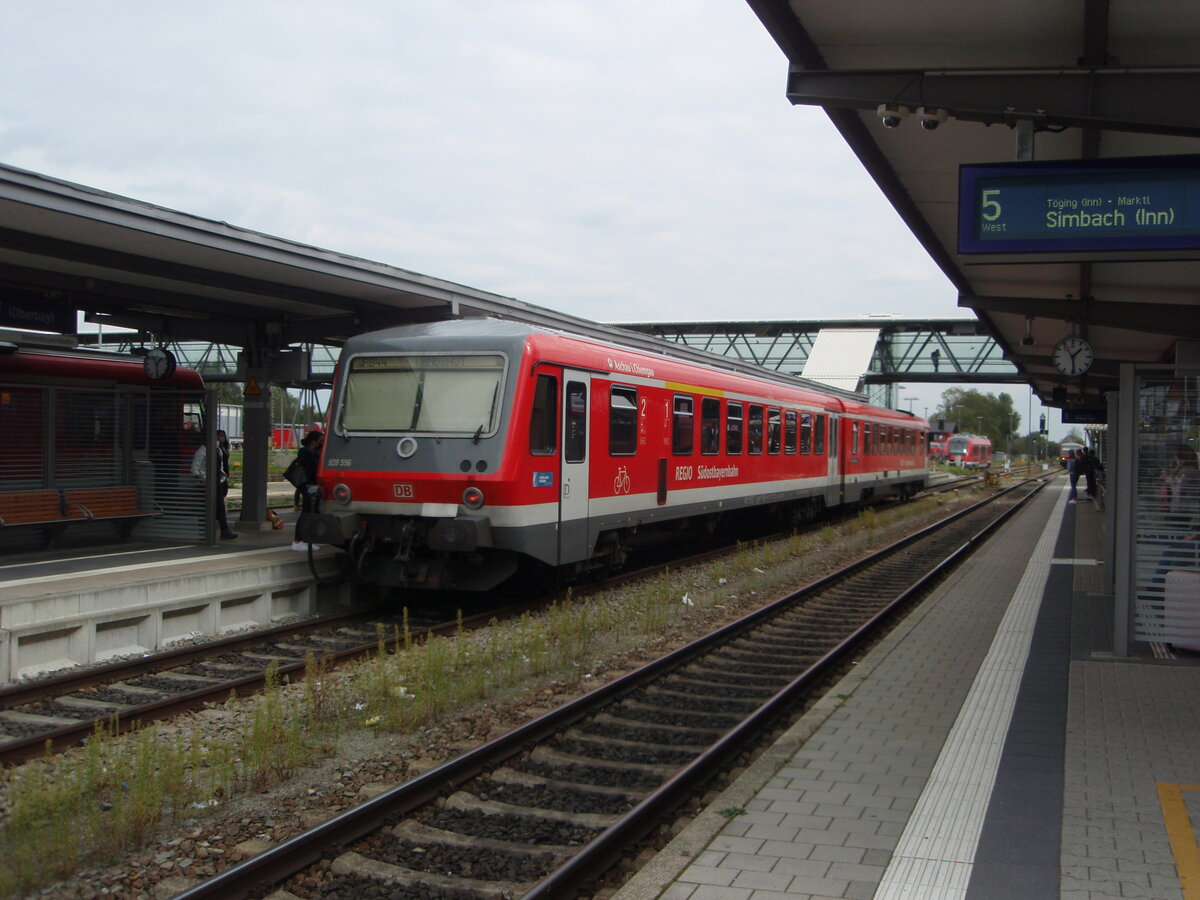 928 556 als RB 44 Rosenheim - Landshut (Bay.) Hbf in  Mhldorf (Oberbay.). 21.09.2021