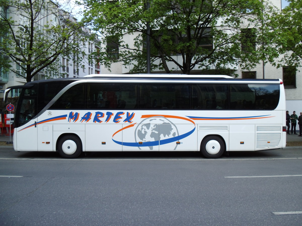 Aus Polen: Martex, Opole - Setra S 415 HD am 9. April 2014 in Mnchen (Aufnahme: Martin Beyer)