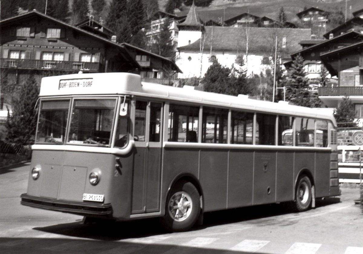 (AZiN 28) - Aus dem Archiv: AFA Adelboden - Nr. 2/BE 263'015 - Saurer/Gangloff (ex SVB Bern Nr. 72) am 9. April 1974 beim Autobahnhof Adelboden 