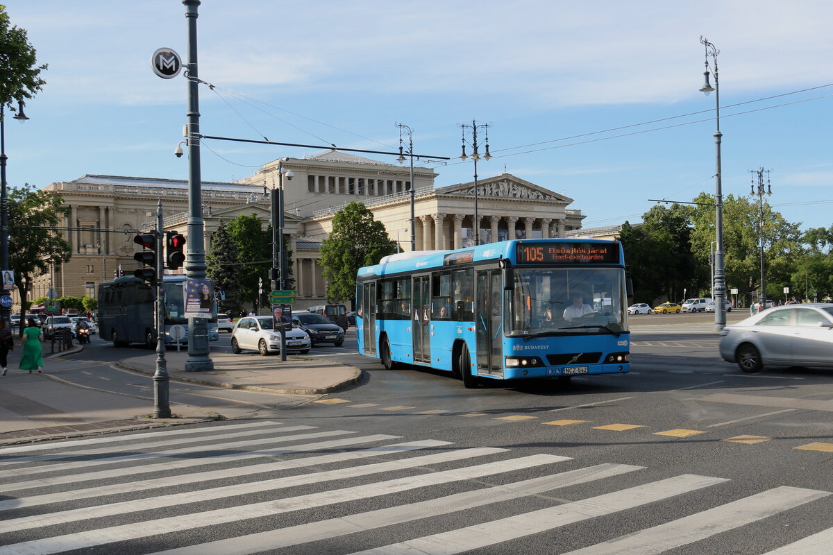 BKK Budapest - NCZ-542 - Volvo am 13. Mai 2024 in Budapest (Aufnahme: Martin Beyer)