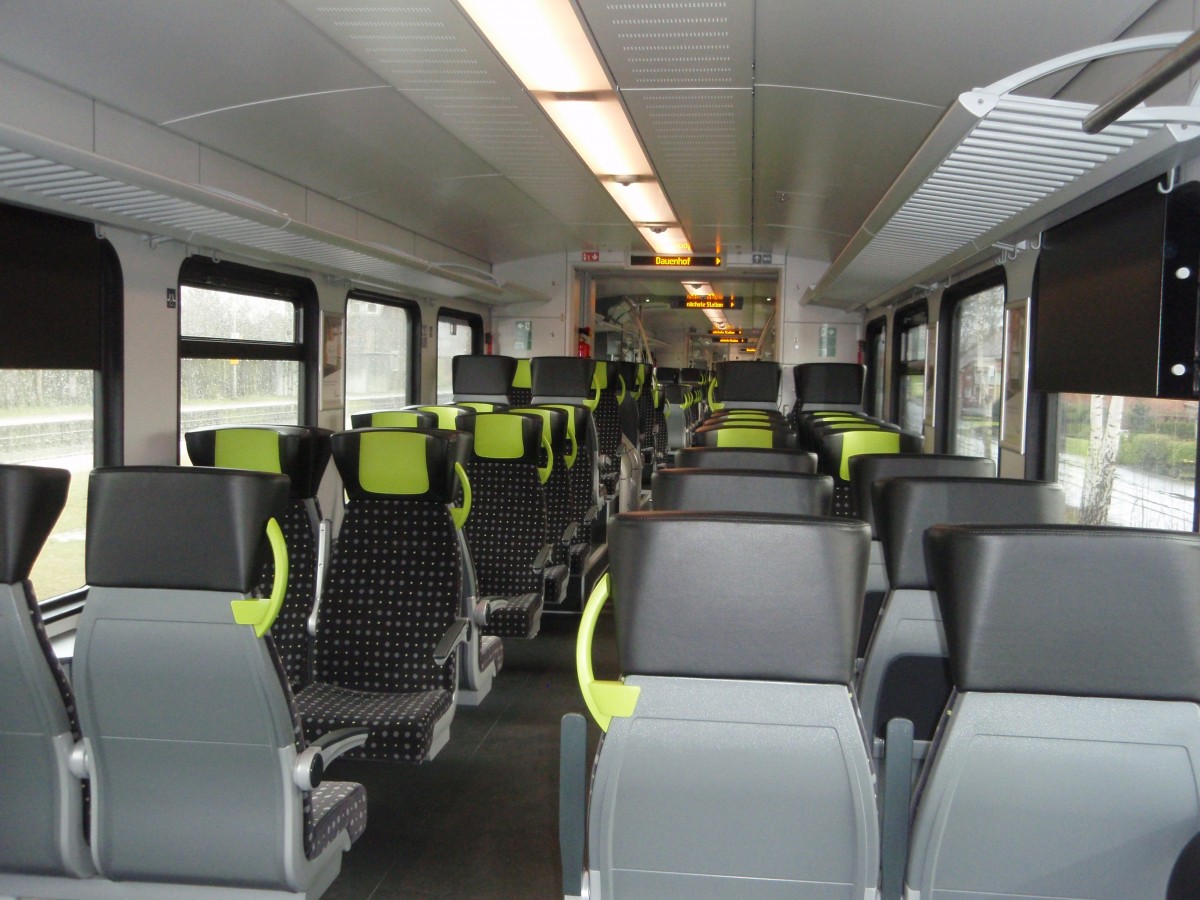 Der Innenraum eines ET 430 der Nordbahn. 21.03.2015