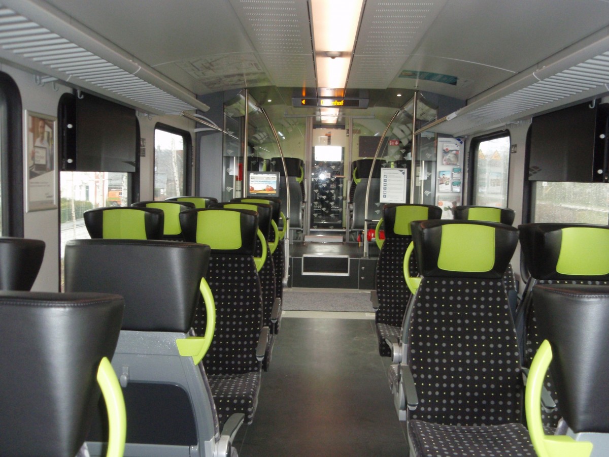 Der Innenraum eines ET 430 der Nordbahn. 21.03.2015