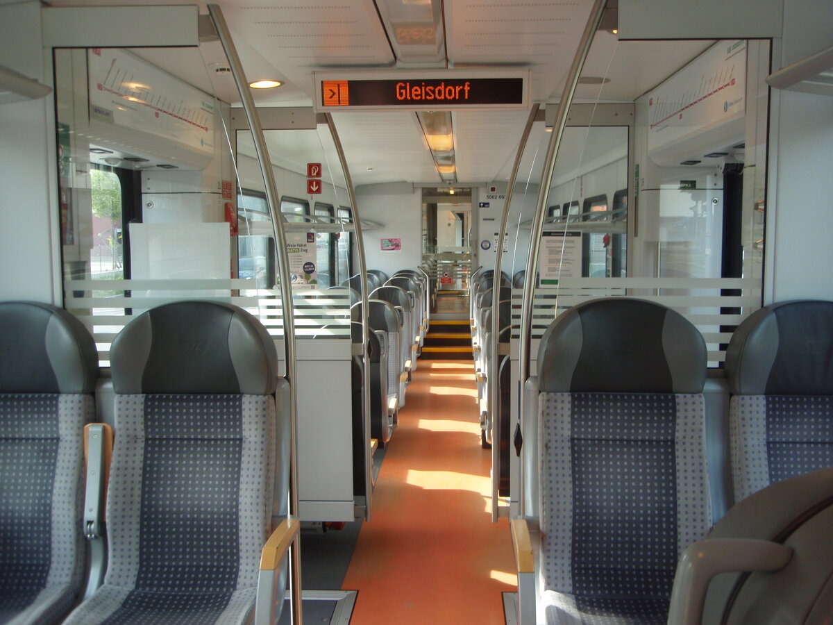Der Innenraum eines GTW der Steiermarkbahn und Bus. 04.05.2024