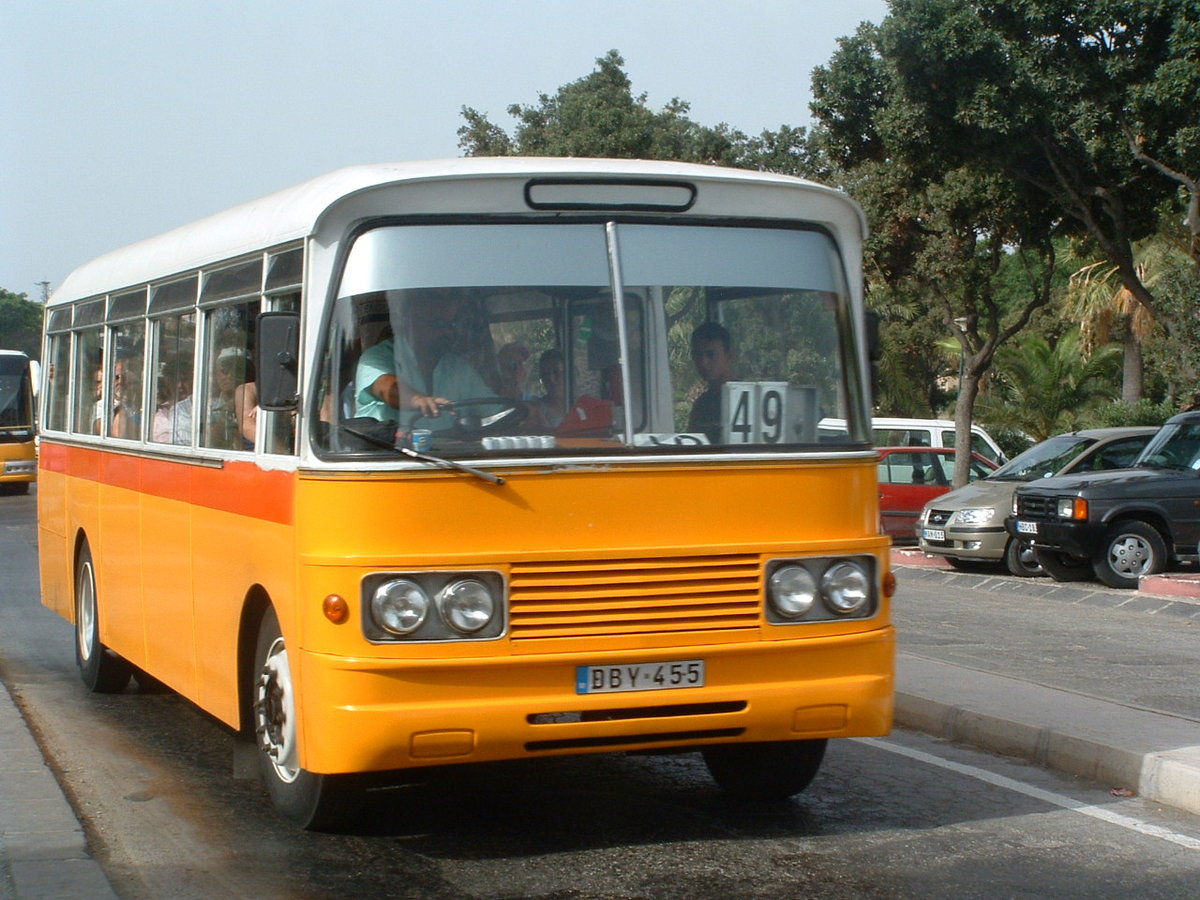 EBY 455
1972 (?) Bedford f/c
Debono B36F
Previous registrations carried - 634; A-0634; Y-1590; Y-0890; Y-0455

Floriana, Valletta, Malta 18th September 2005.