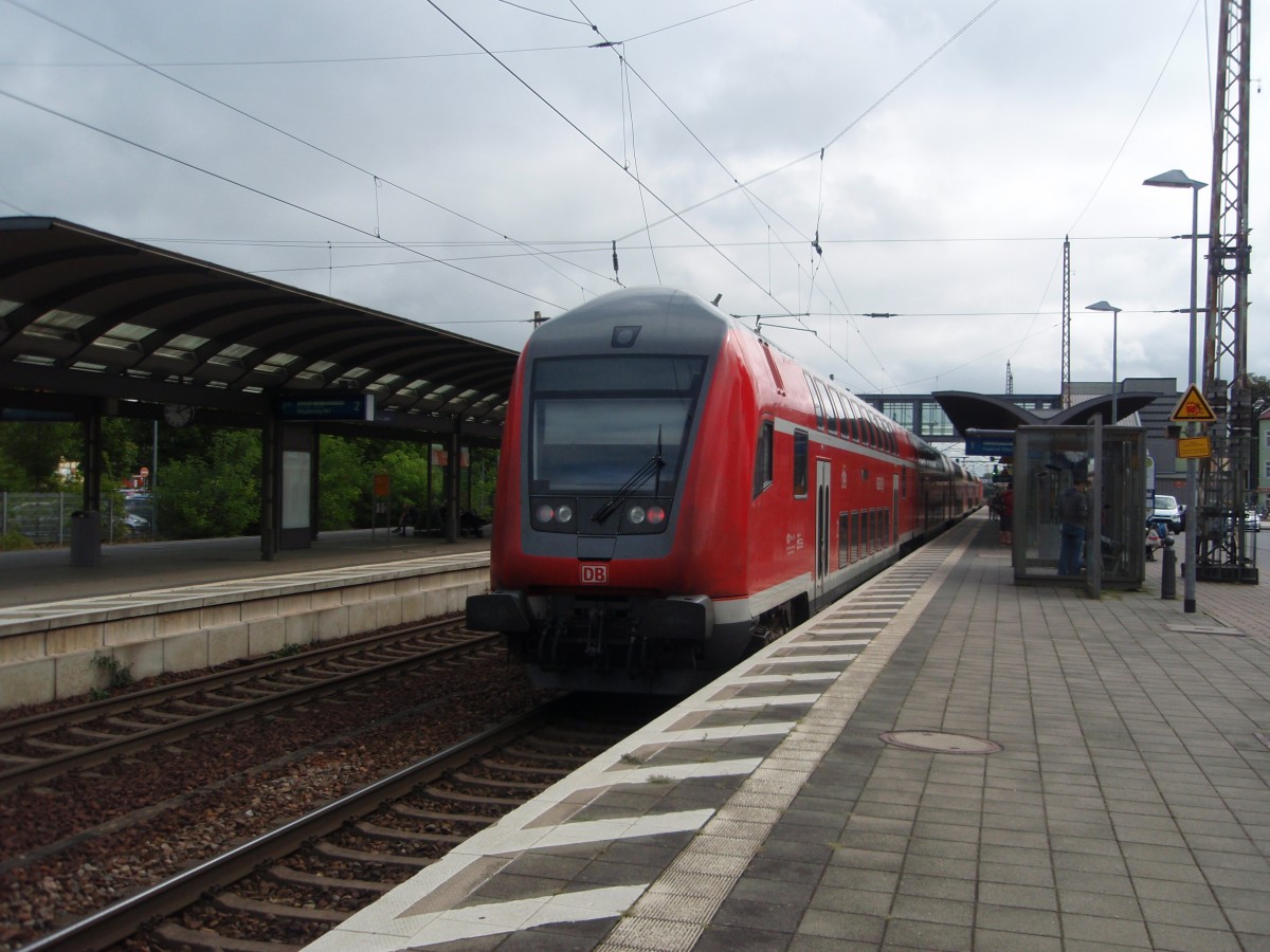 Ein Doppelstock Steuerwagen als RE 1 Brandenburg Hbf - Frankfurt (Oder) Hbf in Fürstenwalde (Spree). 28.08.2015