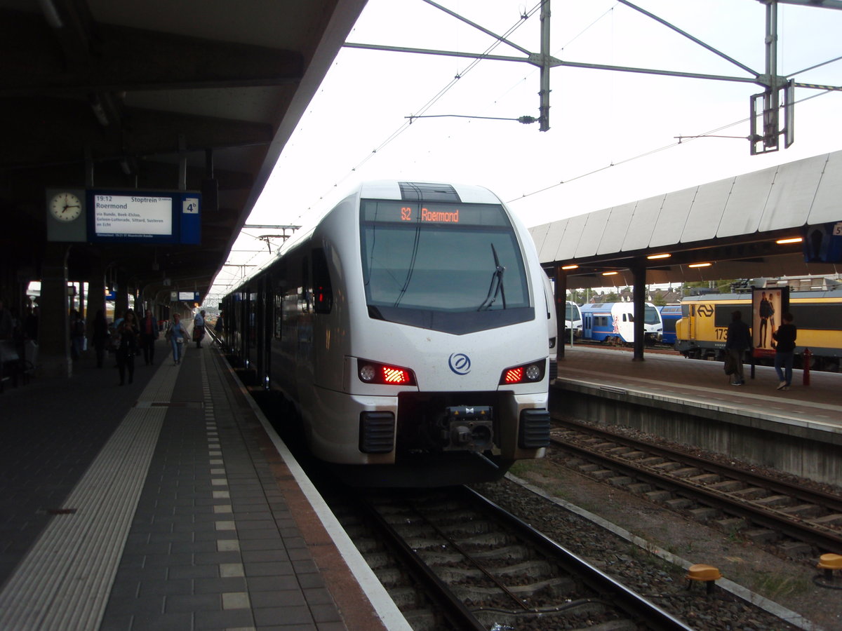 Ein FLIRT der Arriva als S 2 Maastricht Randwyck - Roermond in Maastricht. 15.09.2018