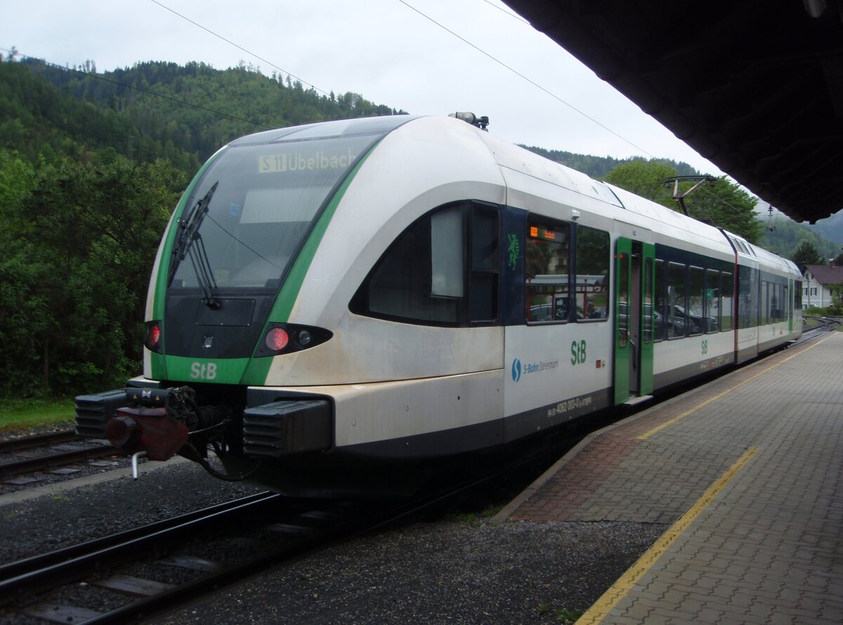 Ein GTW der Steiermarkbahn und Bus als S 11 aus Peggau-Deutschfeistritz in belbach. 03.05.2024