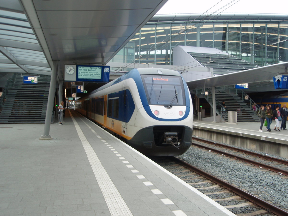 Ein SLT als Sprinter 's-Hertogenbosch - Den Haag Centraal in Utrecht Centraal. 15.07.2017
