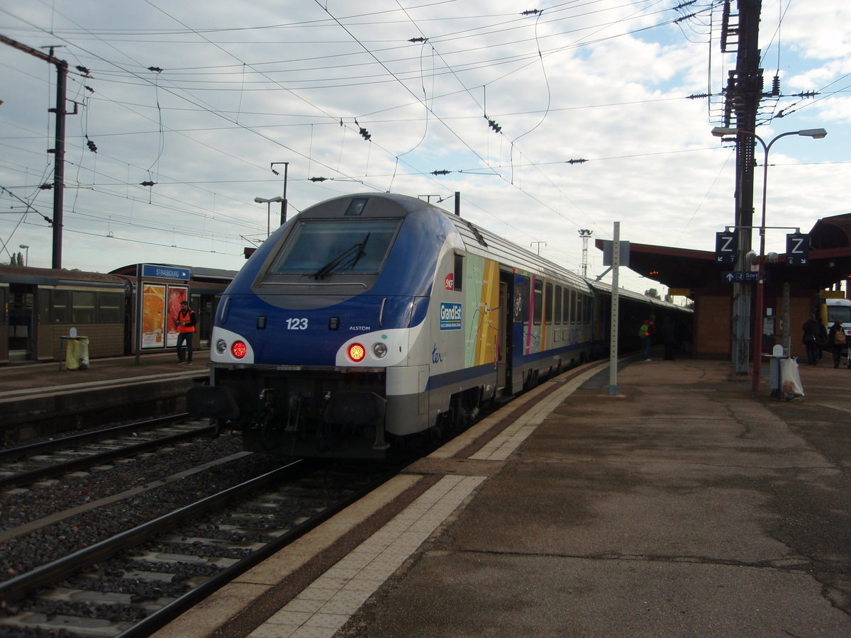 Ein Steuerwagen als TER aus Basel SBB in Strasbourg. 10.05.2019