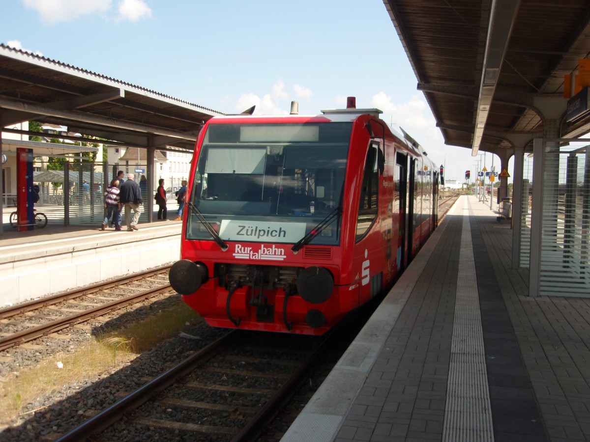 Ein VT 654 der Rurtalbahn als Börde-Express nach Zülpich in Euskirchen. 18.05.2014