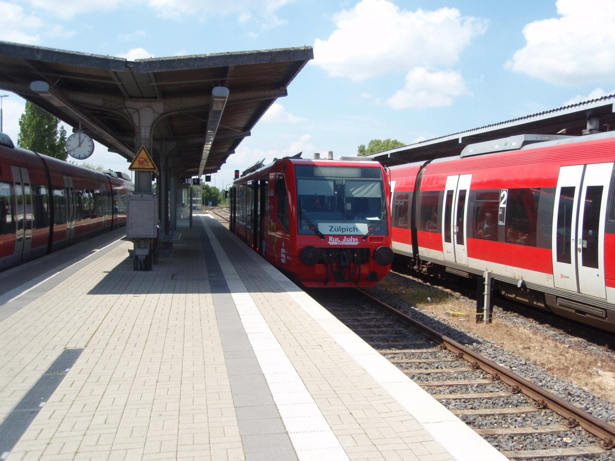 Ein VT 654 der Rurtalbahn als Börde-Express nach Zülpich in Euskirchen. 18.05.2014