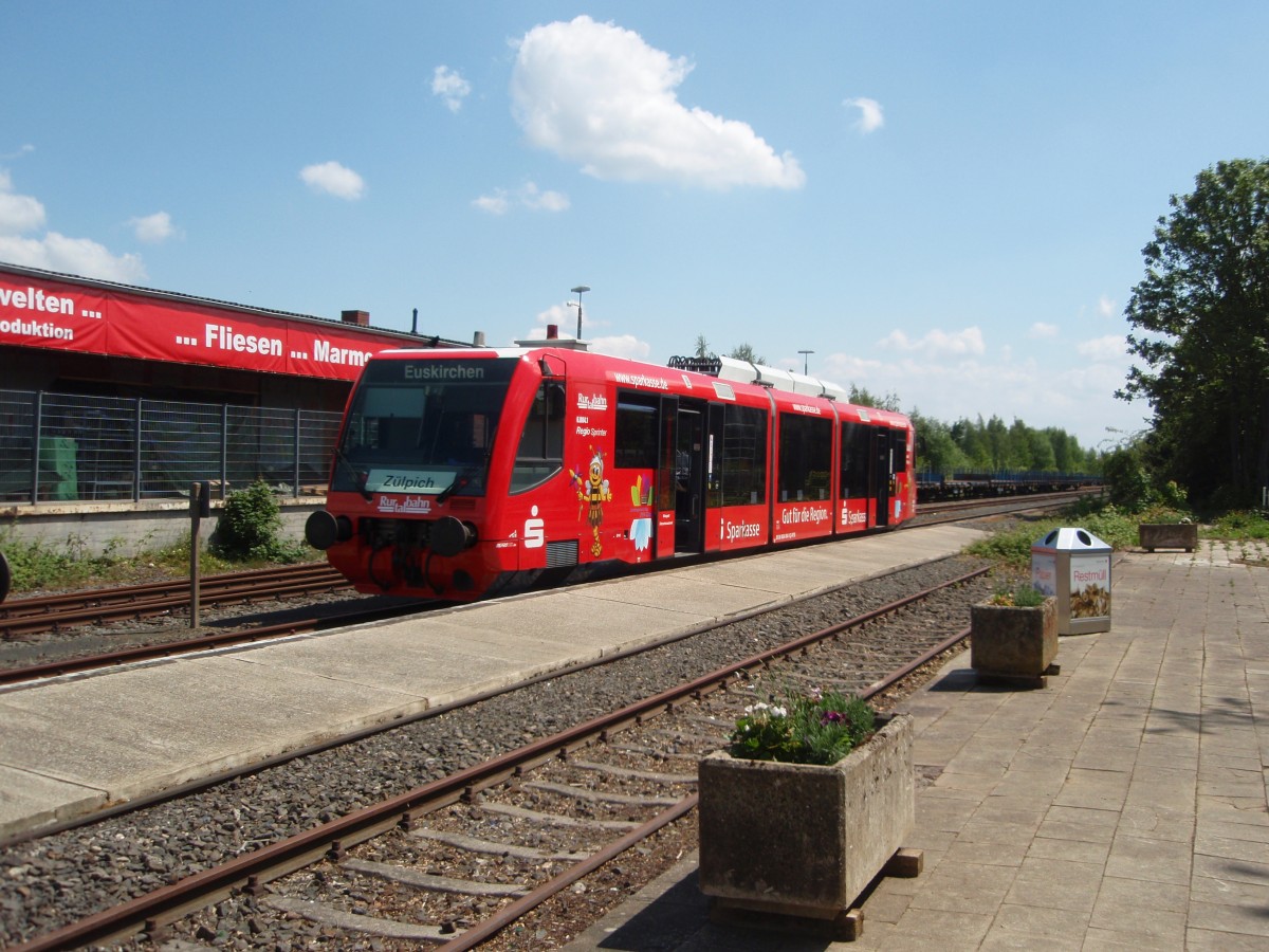 Ein VT 654 der Rurtalbahn als Börde-Express aus Euskirchen in Zülpich. 18.05.2014