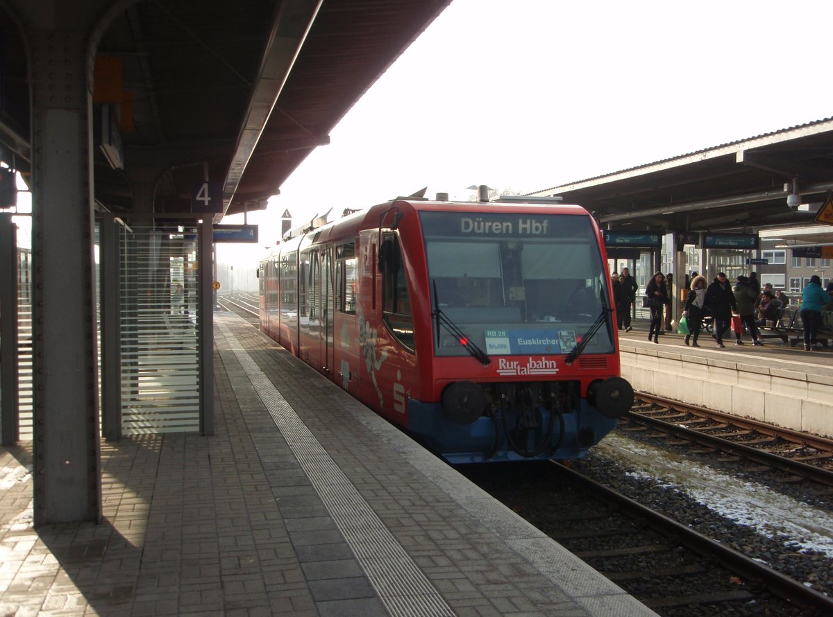 Ein VT 654 der Rurtalbahn als RB 28 nach Dren in Euskirchen. 03.03.2018