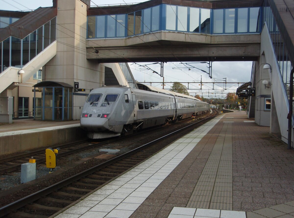 Ein X2000 als X2 Stockholm Central - Malmö Central in Nässjö Central. 02.10.2023