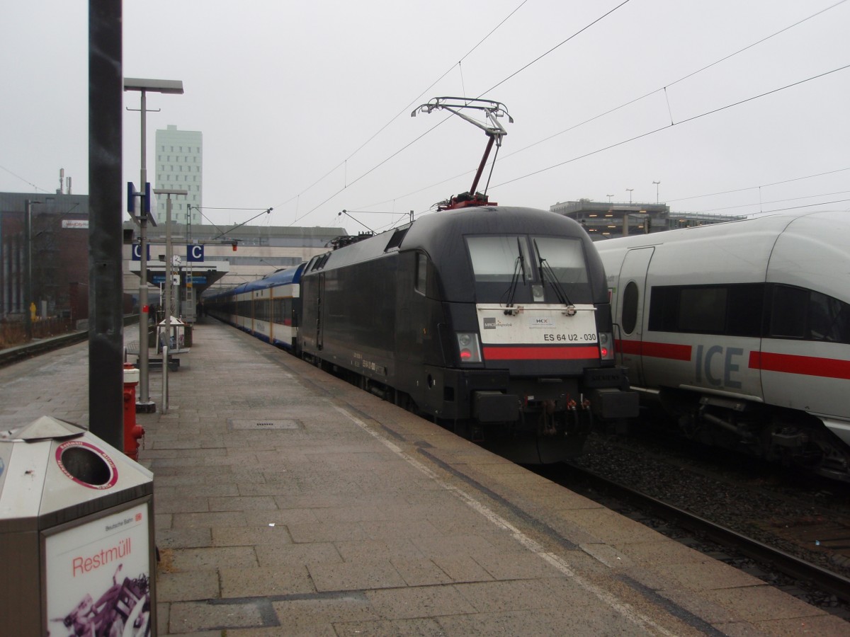 ES 64 U2 - 030 der MRCE Dispolok als HKX aus Kln Hbf in Hamburg-Altona. 07.02.2015