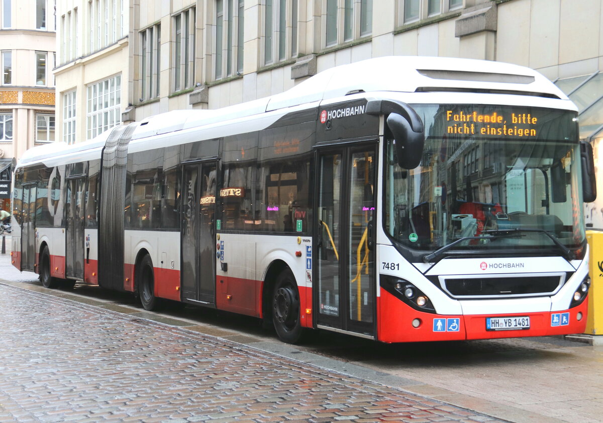 HHA Hamburg - Nr. 7481/HH-YB 7481 - Volvo am 30. Dezember 2023 in Hamburg (Aufnahme: Martin Beyer)