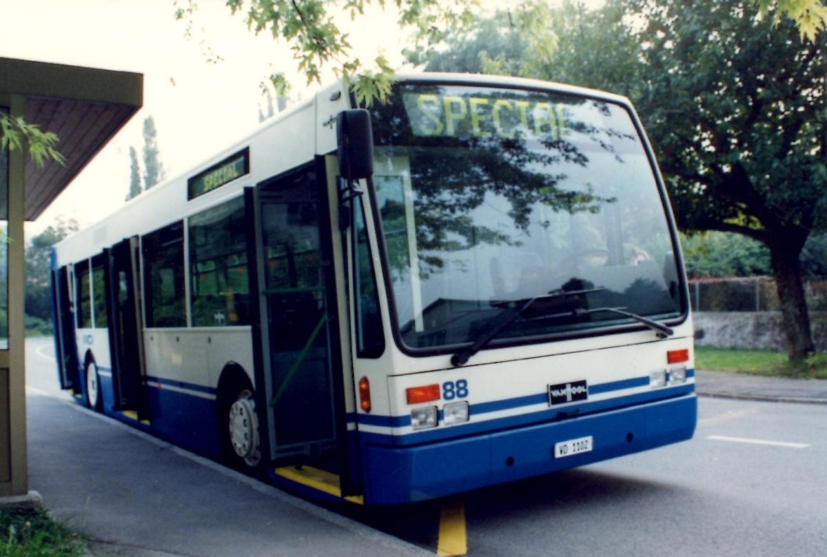 (MD421) - Aus dem Archiv: VMCV Clarens - Nr. 88/VD 1102 - Van Hool um 1995