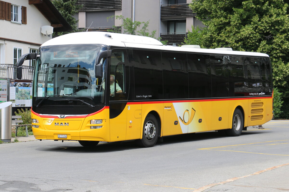 PostAuto Graubnden - GR 173'206/PID 10'508 - MAN am 8. Juli 2023 in Flims (Aufnahme: Martin Beyer)