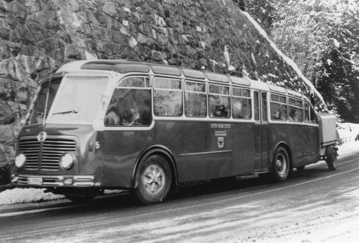 (R 30) - Aus dem Archiv: AFA Adelboden - Nr. 5/BE 26'974 - FBW/R&J um 1969 in Achseten, Grund-Ladholz