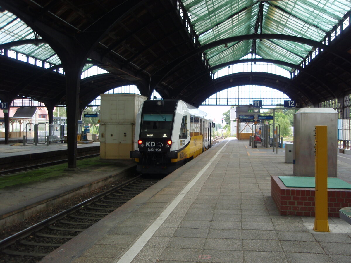 SA 135 - 008 der Koleje Dolnośląskie nach Jelenia Gora in Grlitz. 17.07.2025