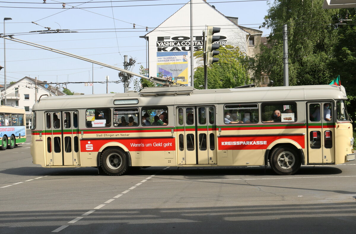 SVE Esslingen - Nr. 22/ES-VE 262 - Henschel Trolleybus am 18. Juni 2022 in Solingen (Aufnahme: Martin Beyer)