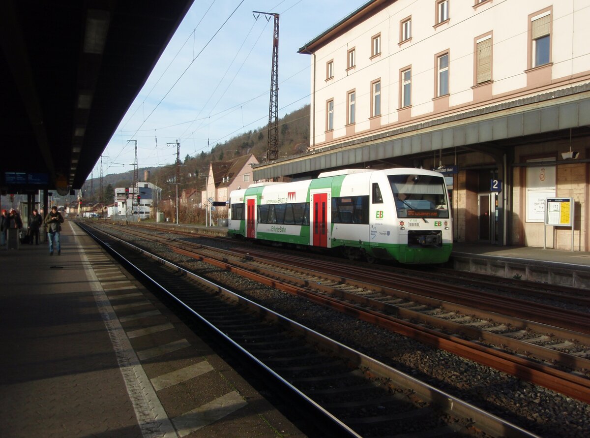 VT 020 der Erfurter Bahn als RB 50 aus Schweinfurt Stadt in Gemnden (Main). 27.12.2024