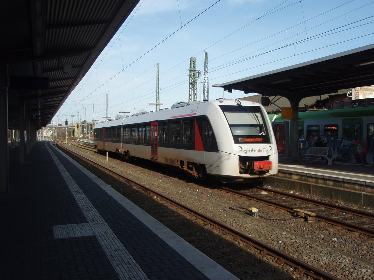 VT 121205 der Abellio Rail NRW als S 7 aus Wuppertal Hbf in Solingen Hbf. 15.02.2020