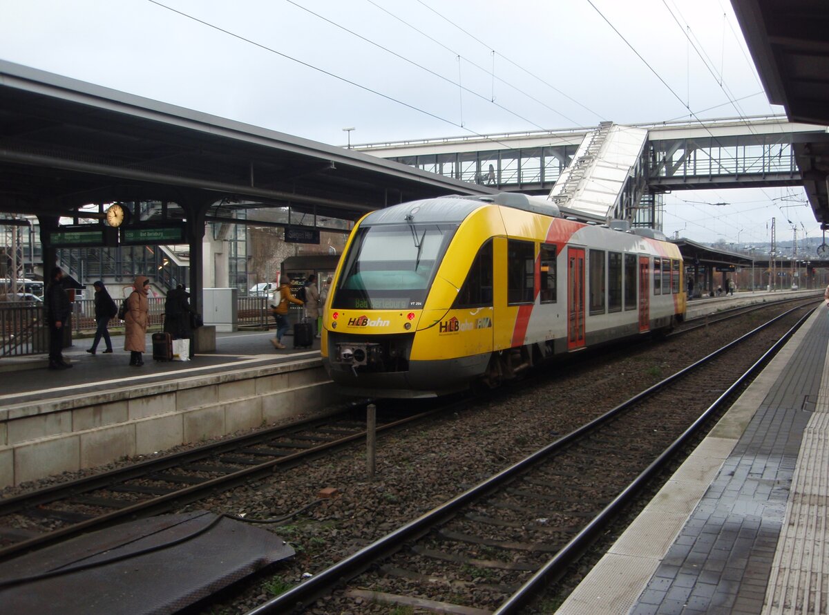 VT 204 der Hessischen Landesbahn als RB 93 Betzdorf (Sieg) - Bad Berleburg in Siegen Hbf. 20.12.2024