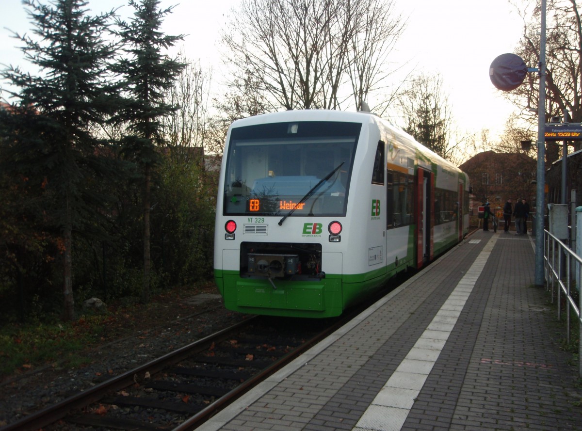 VT 329 der Erfurter Bahn als EB 54 nach Weimar in Kranichfeld. 16.11.2013
