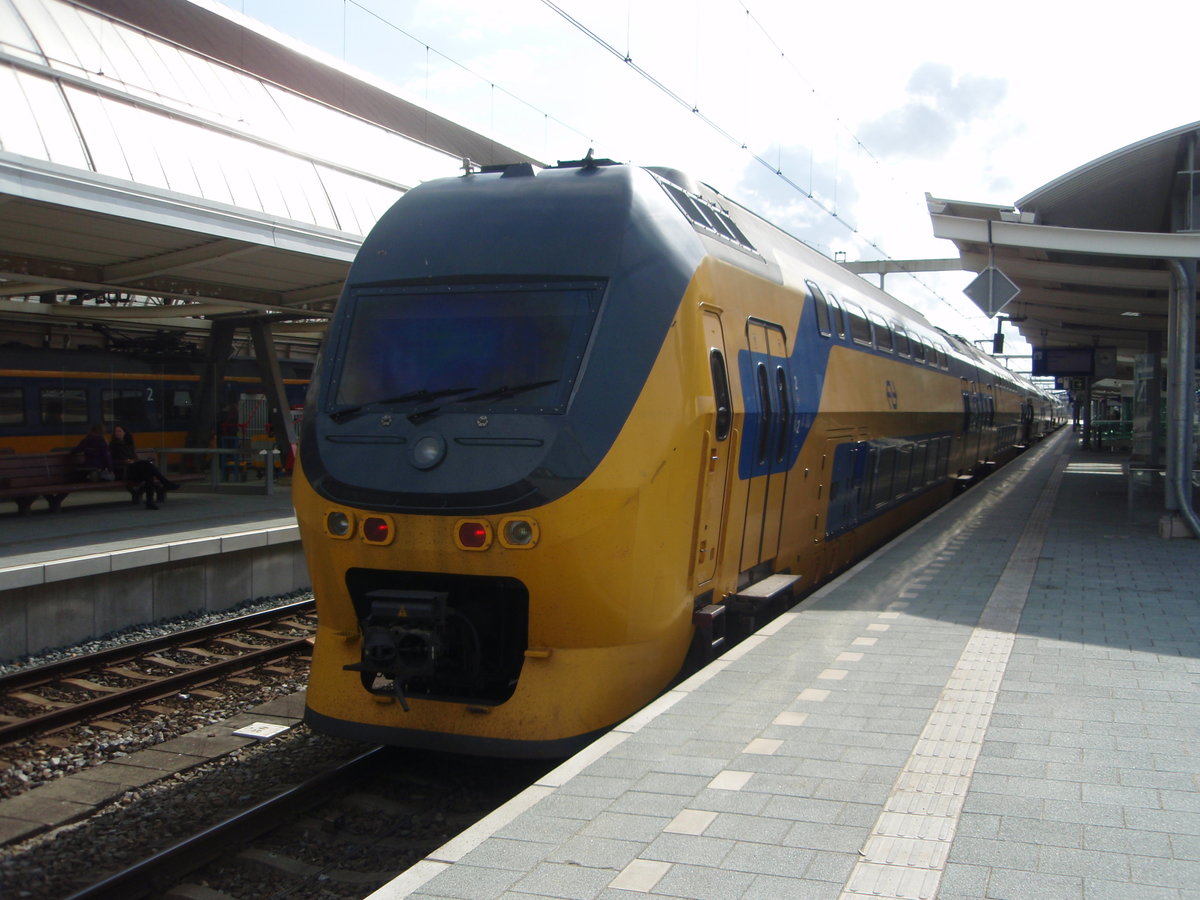 Zwei DD-IRM als IC Rotterdam Centraal - Groningen in Zwolle. 15.04.2017