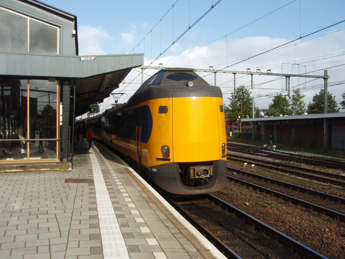 Zwei ICM als IC Enschede - Den Haag Centraal in Amelo. 02.10.2017