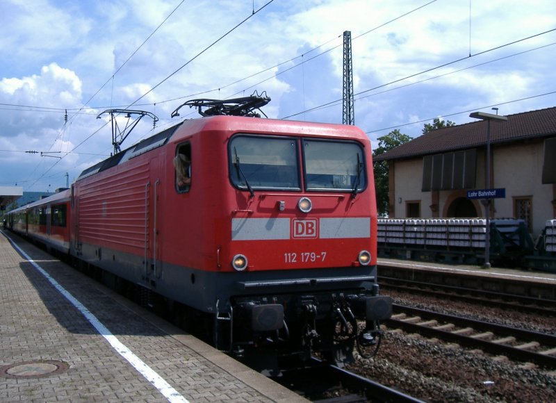 112 179 als RE Nrnberg Hbf - Frankfurt (Main) Hbf in Lohr Bahnhof. 05.08.2006