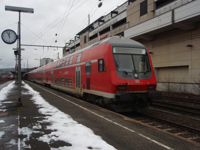 Ein Doppelstock Steuerwagen als RE 9 nach Aachen Hbf in Siegen. 21.02.2008
