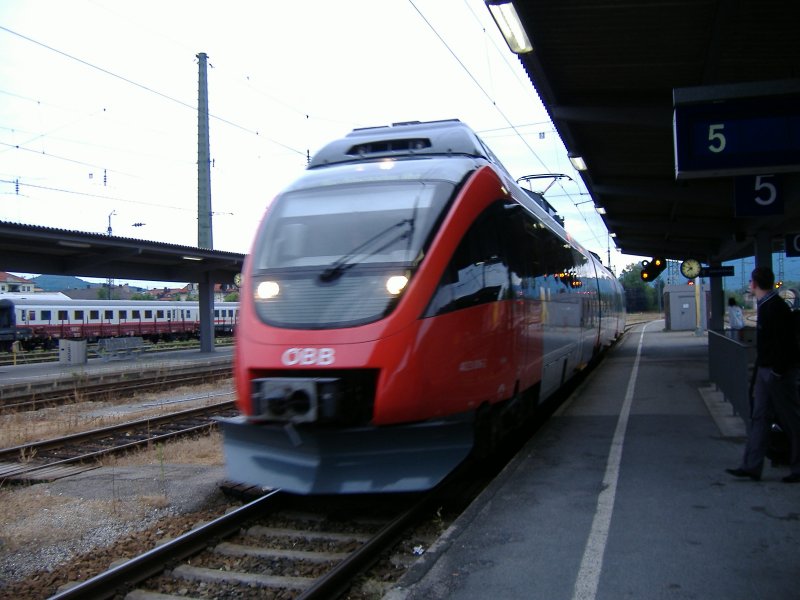 Ein ET 4023 als S 3 nach Berchtesgaden bei der Einfahrt in Freilassing. 03.08.2006