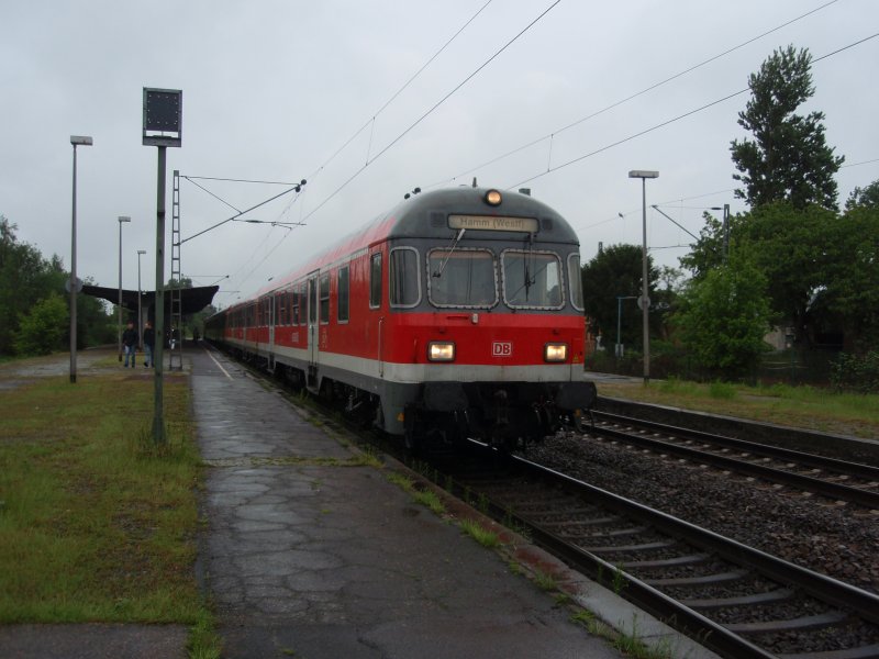 Ein Karlsruher Steuerwagen als RE 13 Hagen Hbf - Venlo in Kaldenkirchen. 17.05.2009