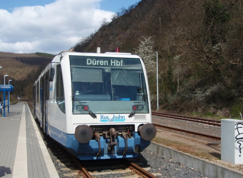 Ein RegioSprinter der Rurtalbahn als RB 21 nach Dren in Heimbach. 12.04.2008

